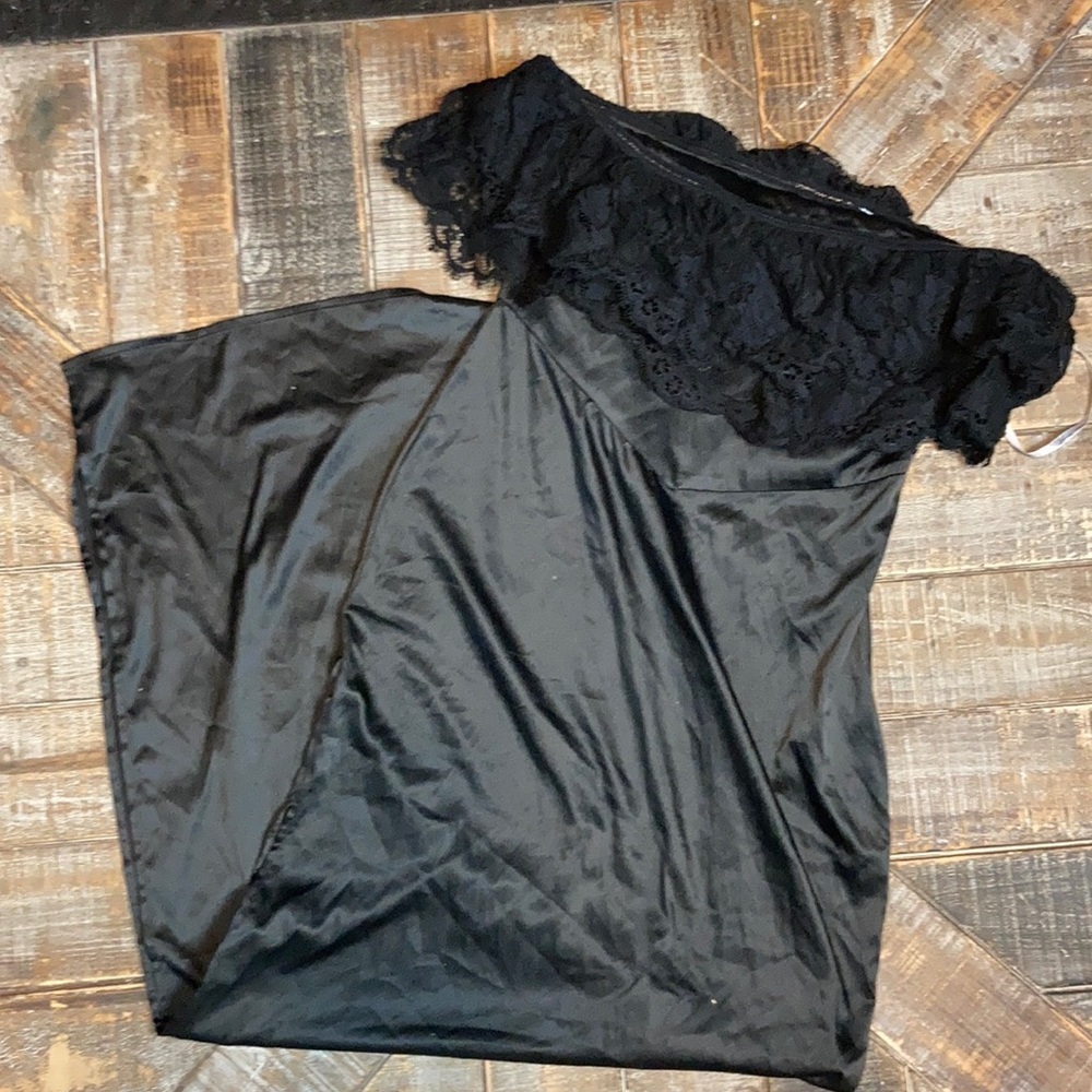 Lovers + Friends NWOT satin/lace slip dress. Small - Picture 2 of 3